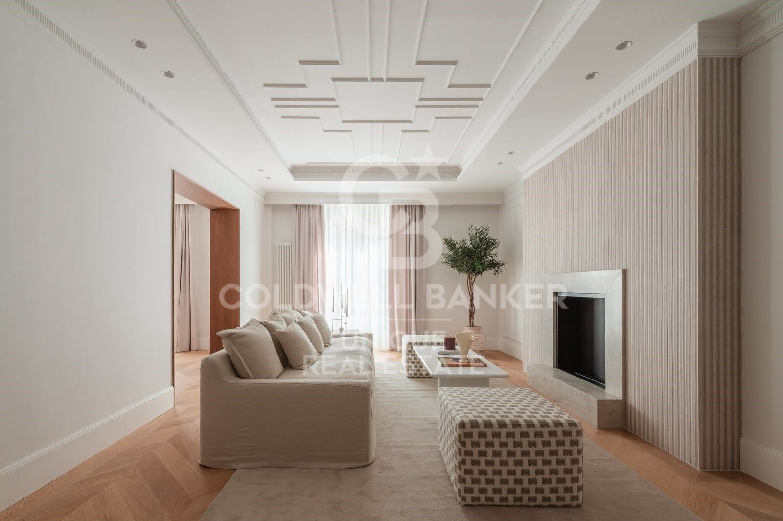 4-Bedroom Apartment in Ríos Rosas