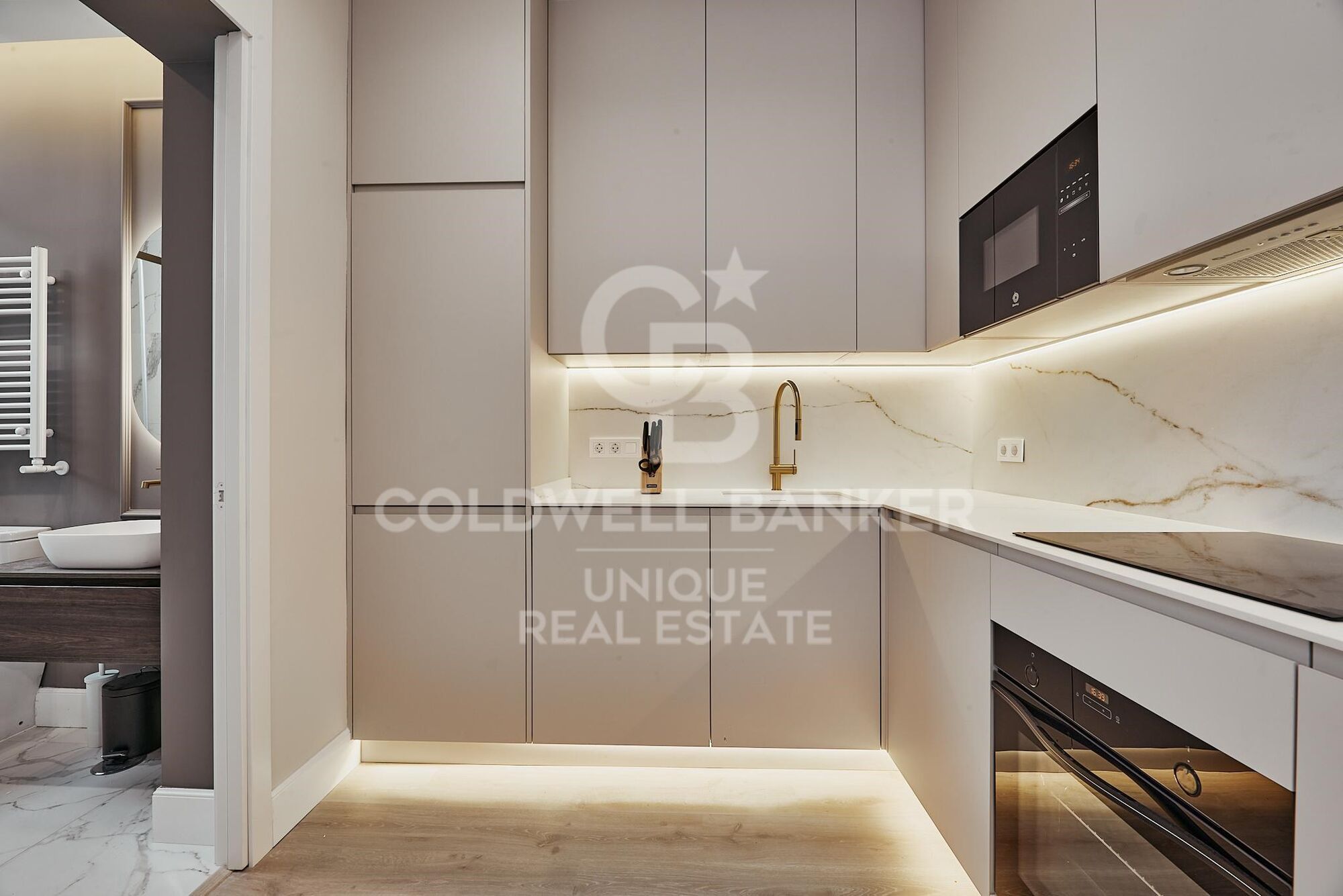 2 bedroom interior flat in Lista