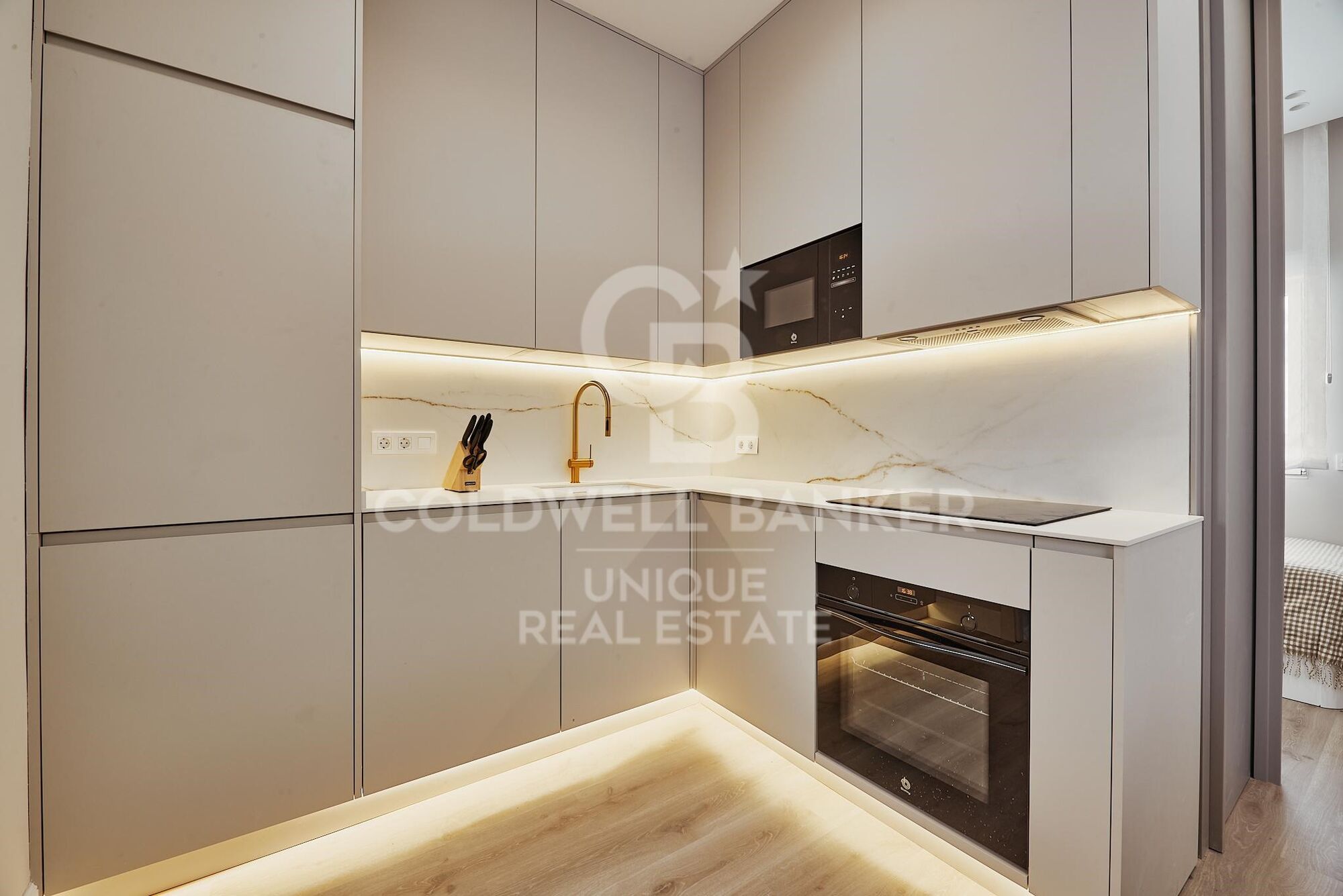 2 bedroom interior flat in Lista