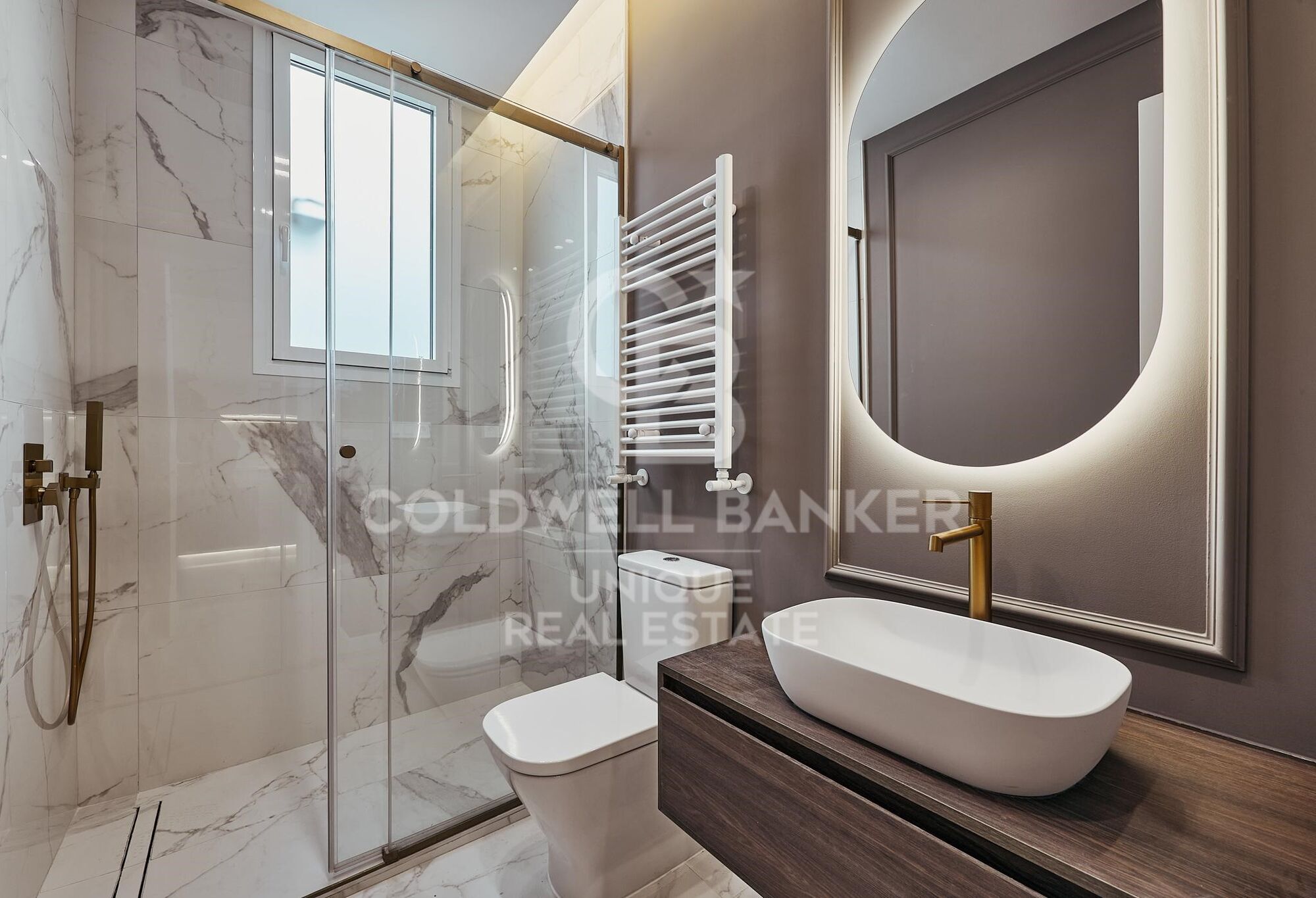 2 bedroom interior flat in Lista