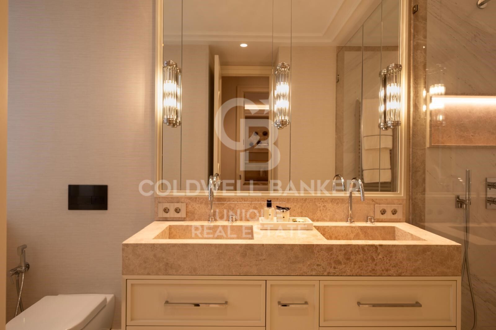 Brand new 4-bedroom flat in Recoletos