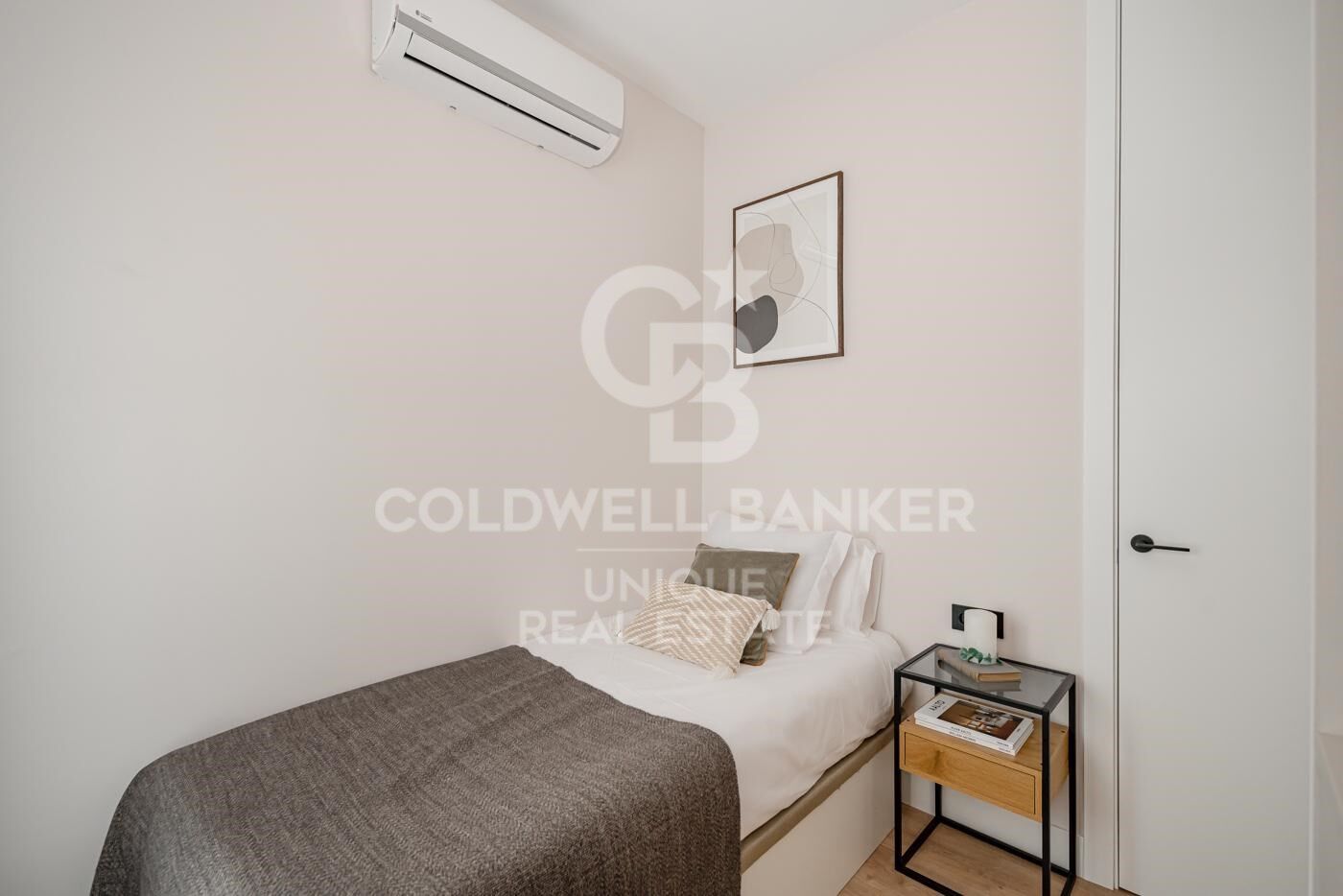 Exclusive refurbished flat for sale in Sol, Madrid