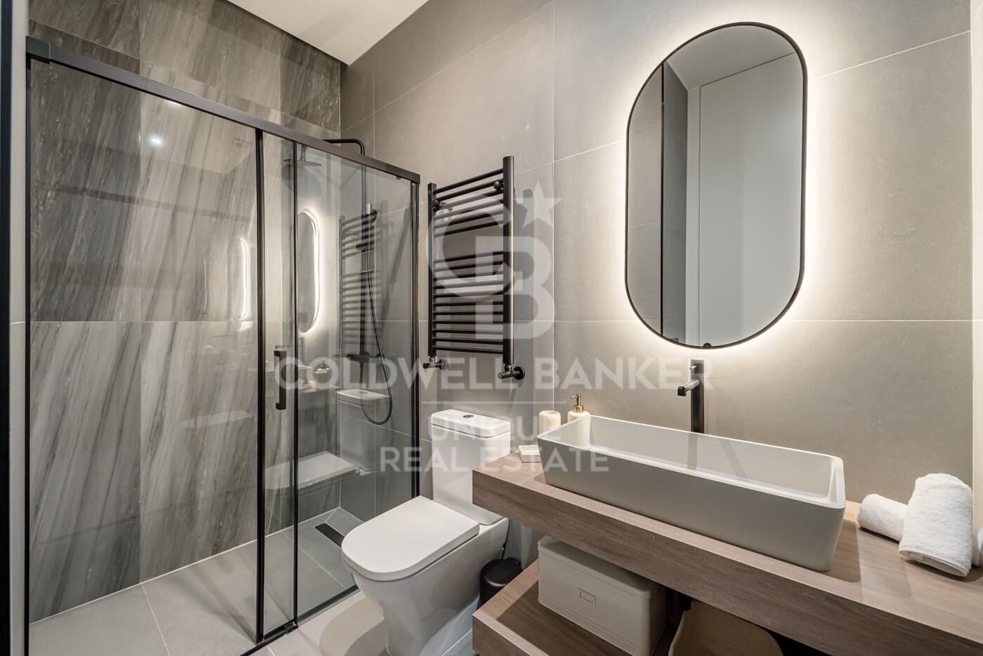 Exclusive refurbished flat for sale in Sol, Madrid
