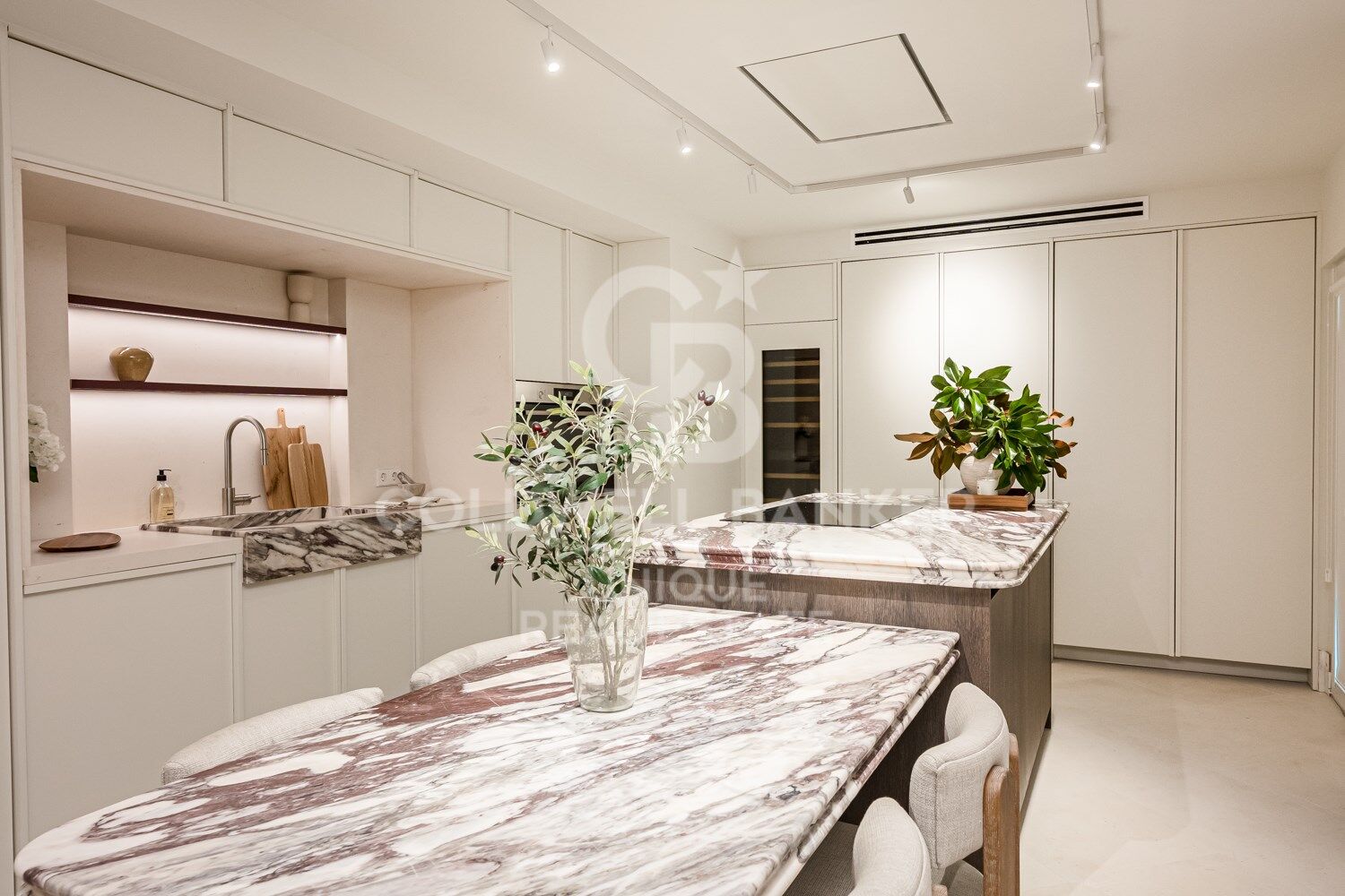 Flat 4 Bedrooms Sale Madrid