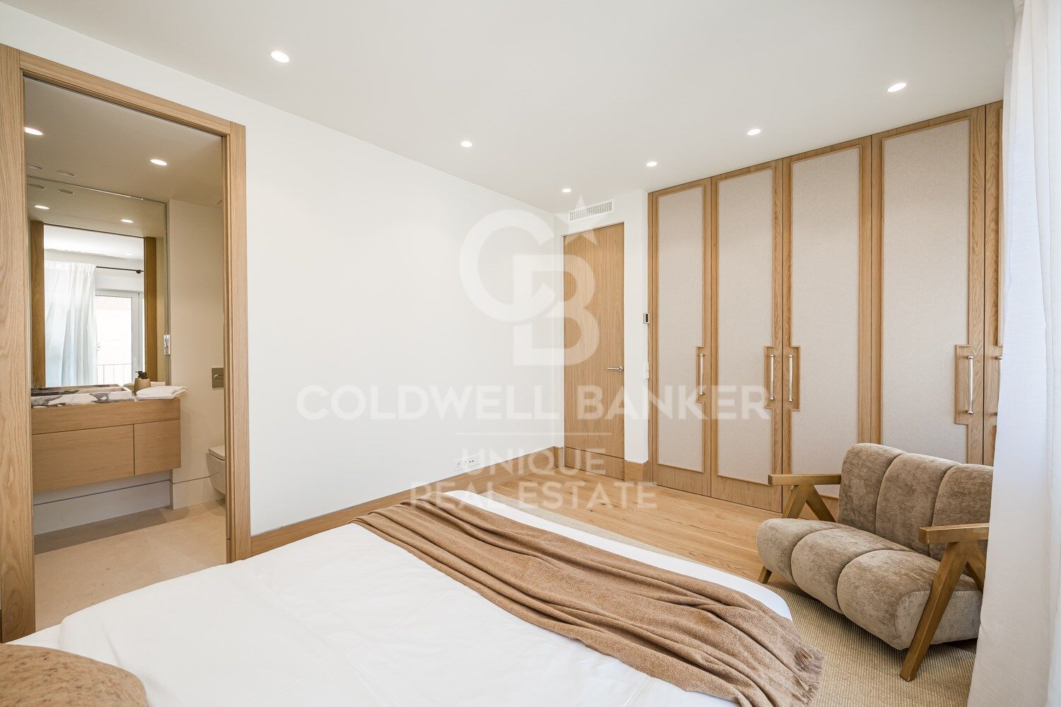 Flat 4 Bedrooms Sale Madrid