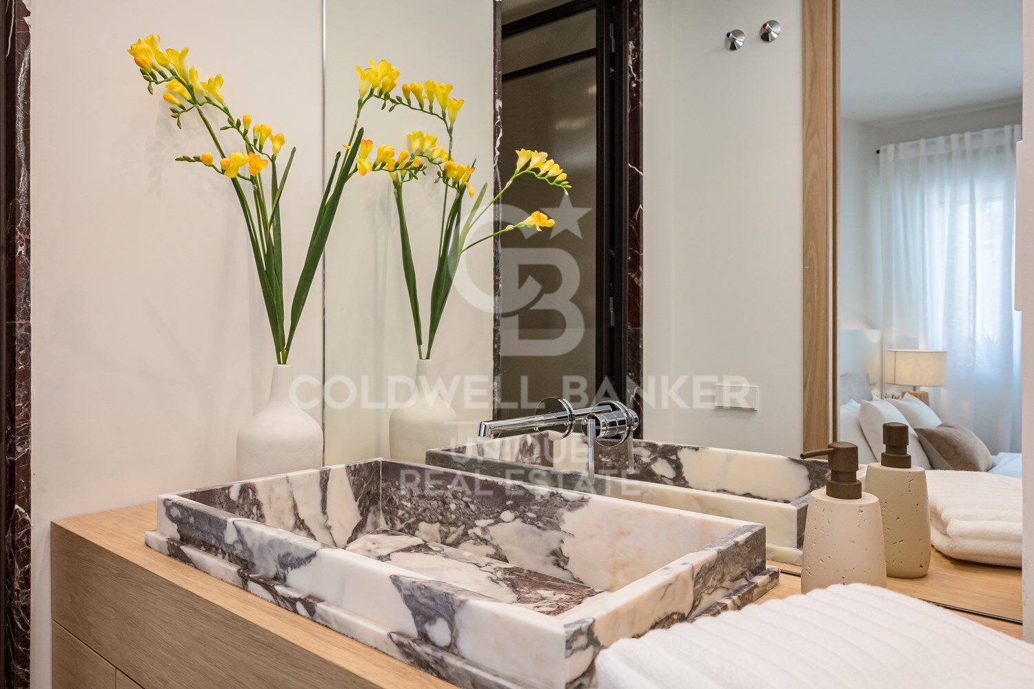 Flat 4 Bedrooms Sale Madrid