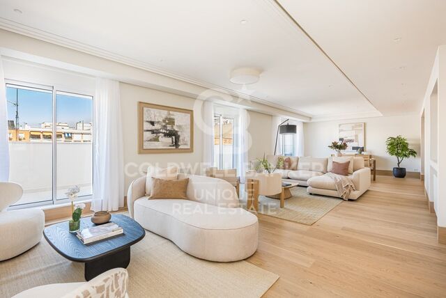 Flat 4 Bedrooms Sale Madrid