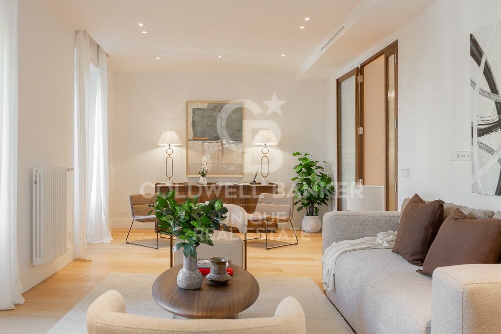 Renovated Three-Bedroom Apartment in Trafalgar, Chamberí