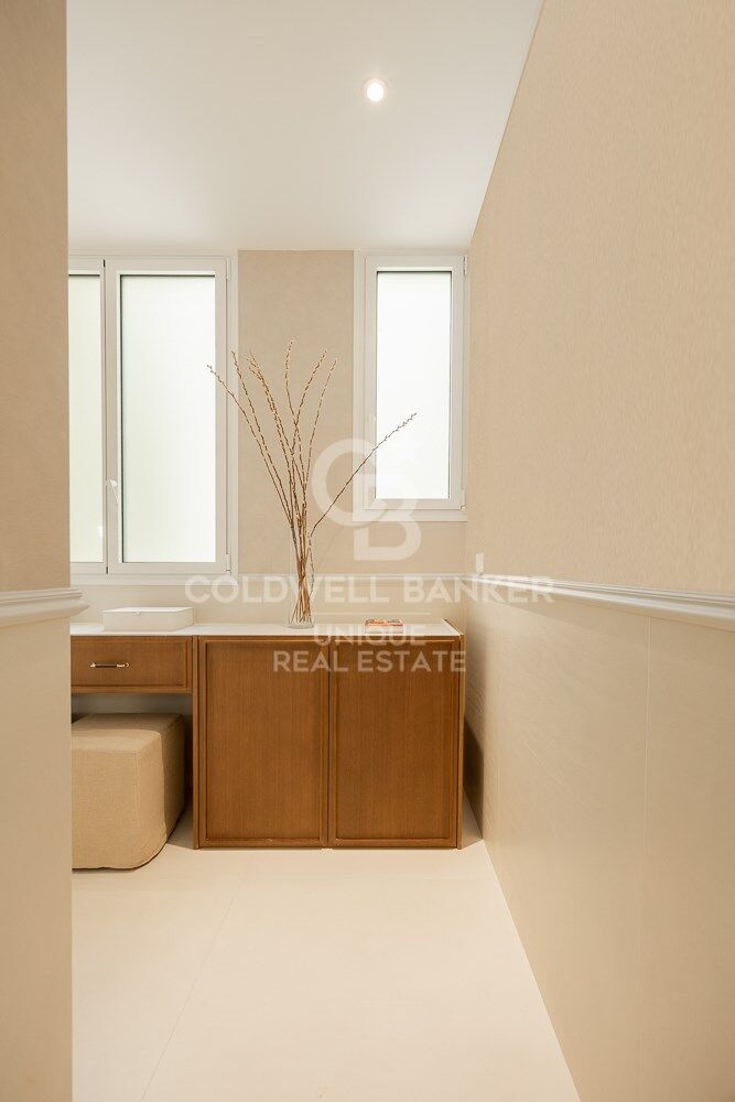 Renovated Three-Bedroom Apartment in Trafalgar, Chamberí