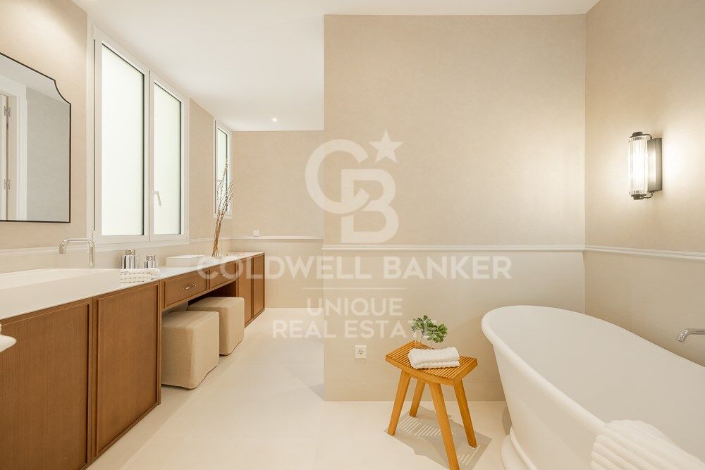 Renovated Three-Bedroom Apartment in Trafalgar, Chamberí