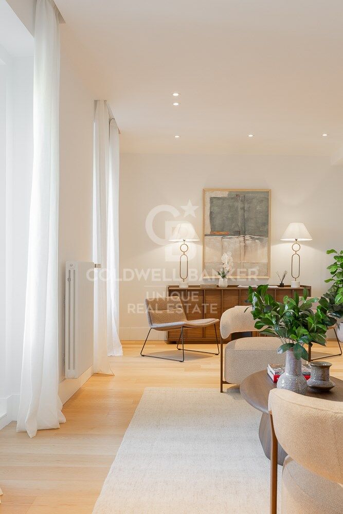 Renovated Three-Bedroom Apartment in Trafalgar, Chamberí