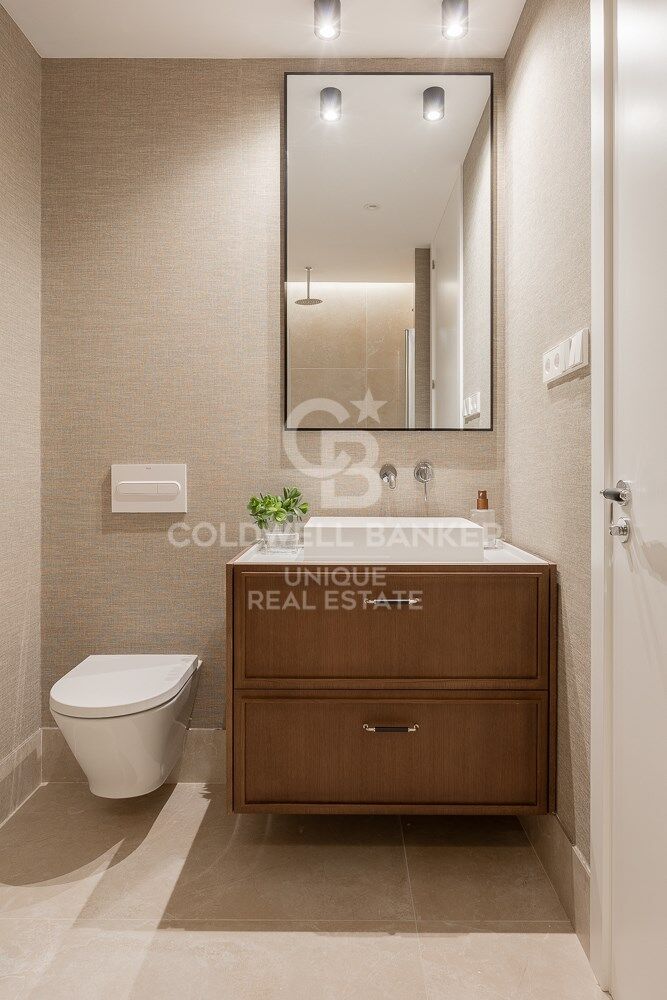 Renovated Three-Bedroom Apartment in Trafalgar, Chamberí