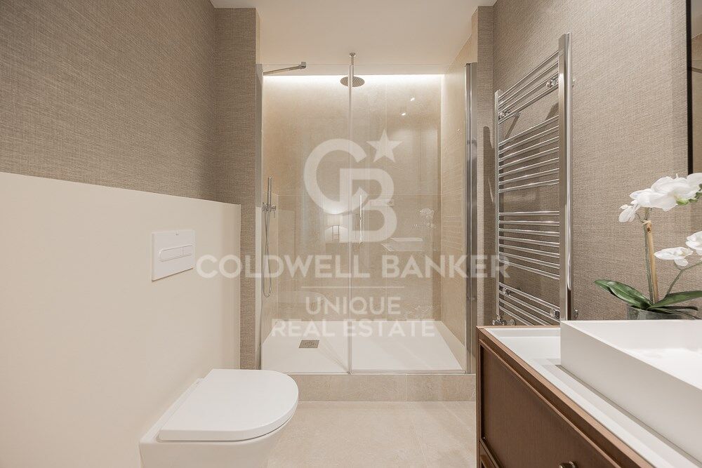 Renovated Three-Bedroom Apartment in Trafalgar, Chamberí