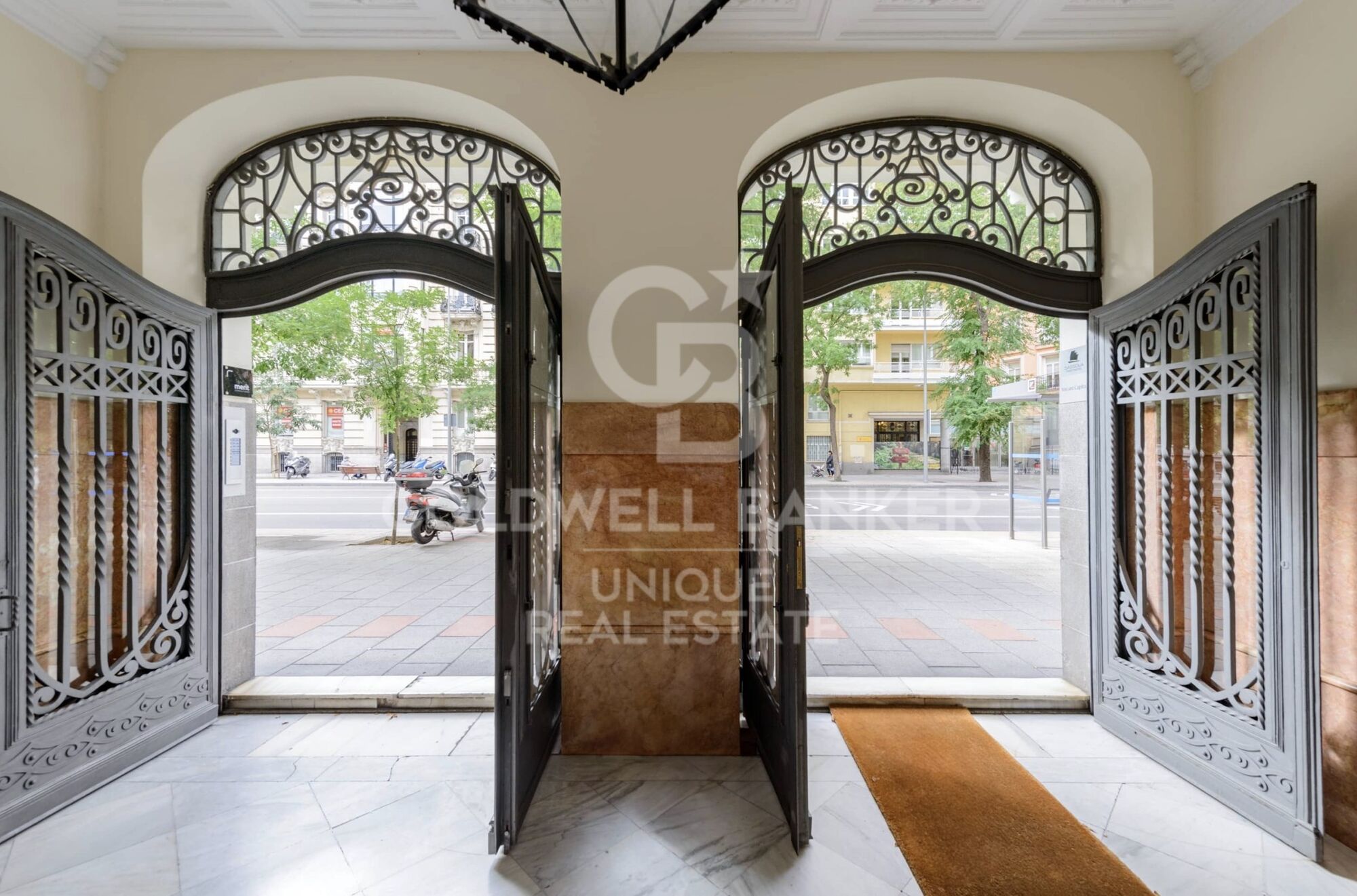 Duplex penthouse with 5 bedrooms and terrace