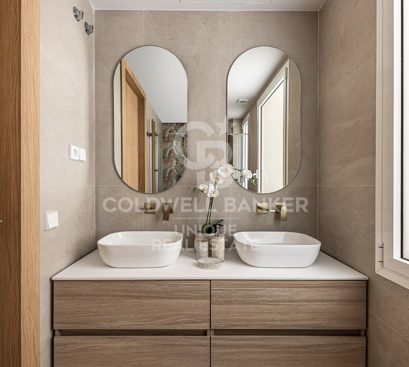 Renovated 4-bedroom flat in Chamberí