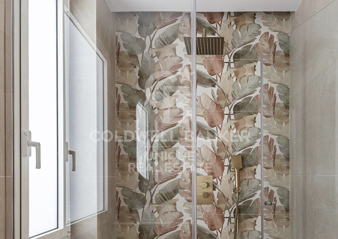 Renovated 4-bedroom flat in Chamberí