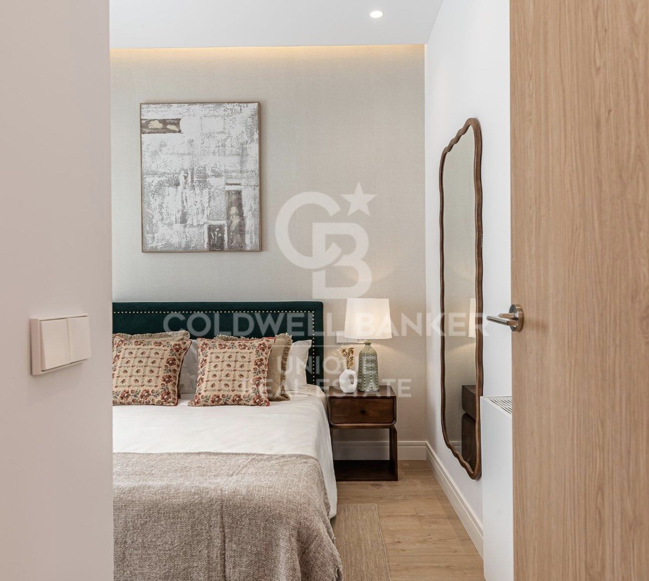 Renovated 4-bedroom flat in Chamberí