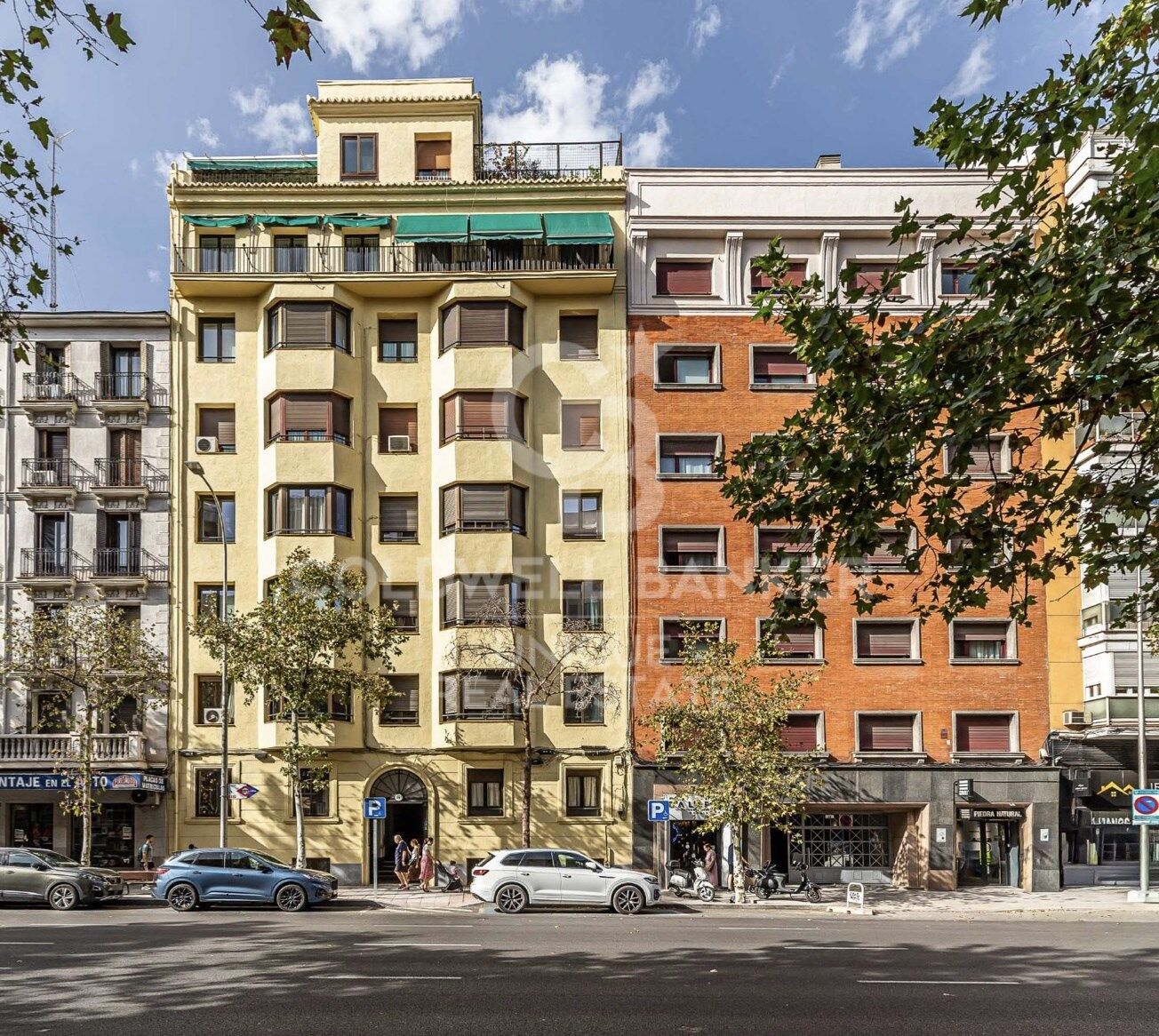 Renovated 4-bedroom flat in Chamberí
