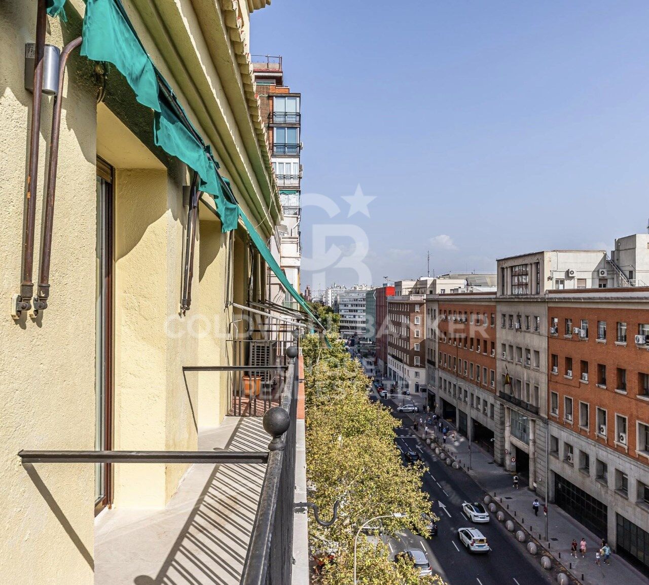 Renovated 4-bedroom flat in Chamberí