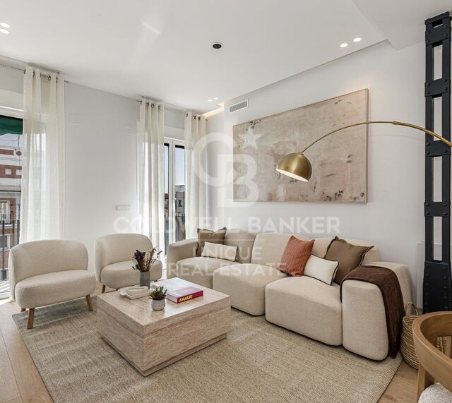 Renovated 4-bedroom flat in Chamberí