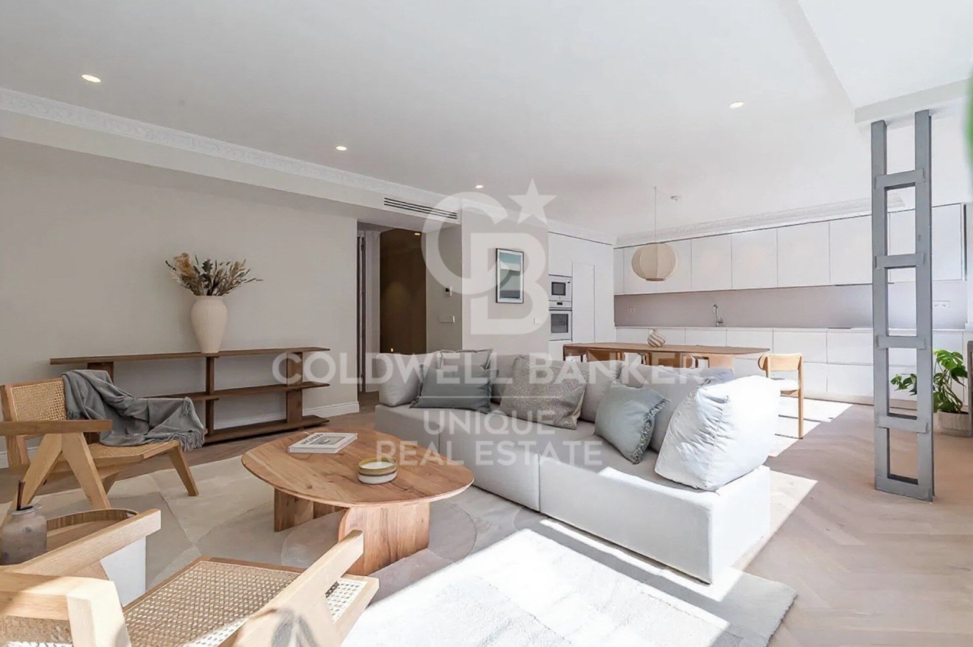 3-bedroom flat with garage in Chamberí