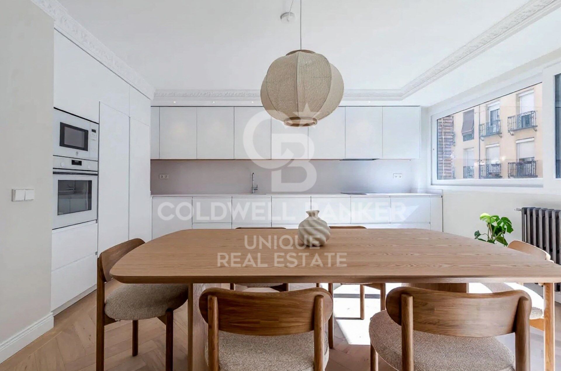 3-bedroom flat with garage in Chamberí