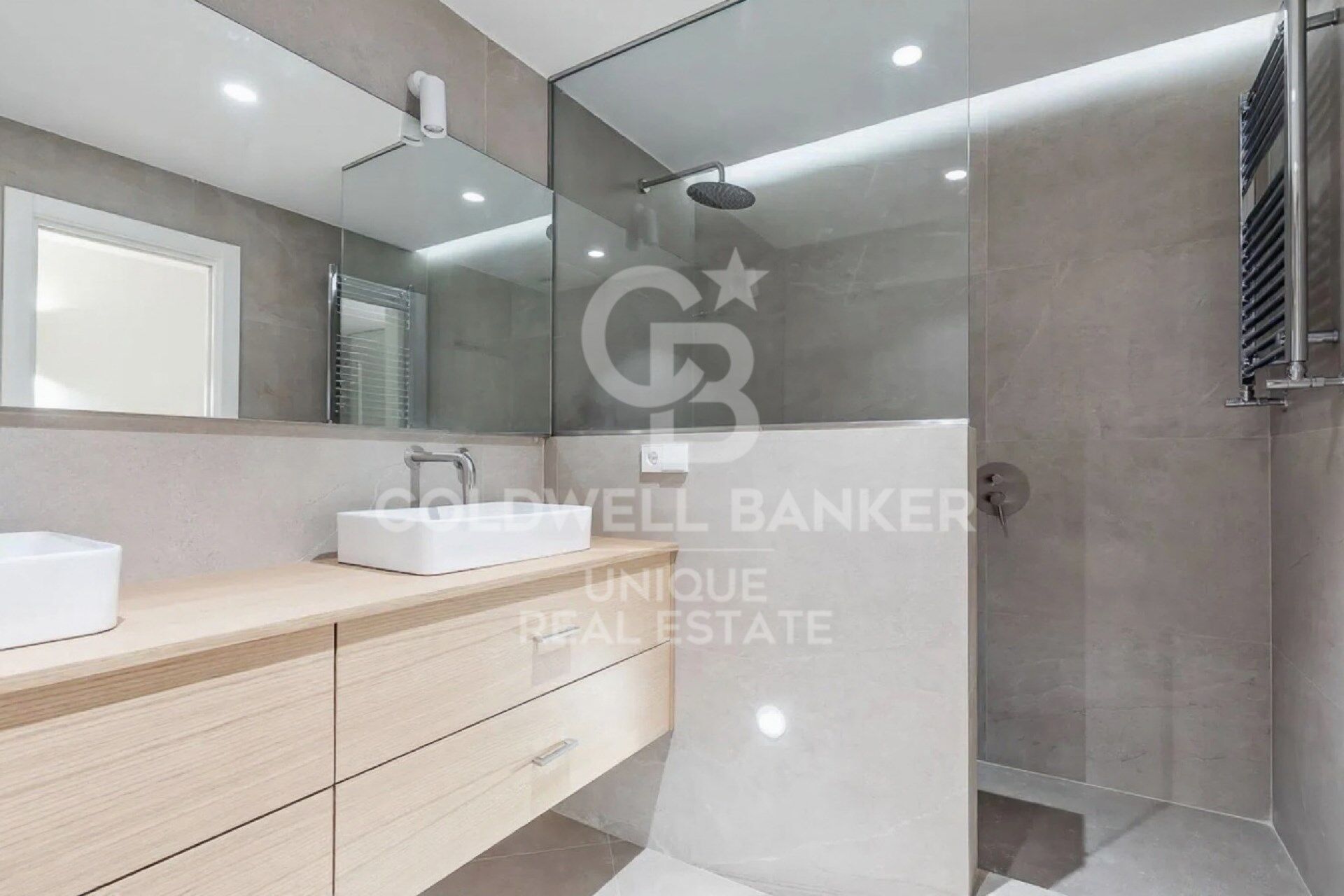3-bedroom flat with garage in Chamberí