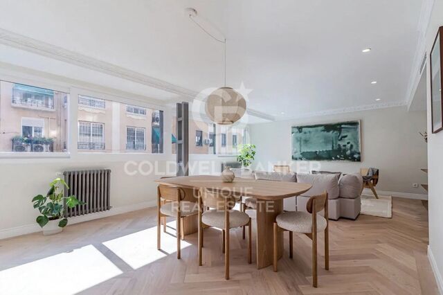 3-bedroom flat with garage in Chamberí