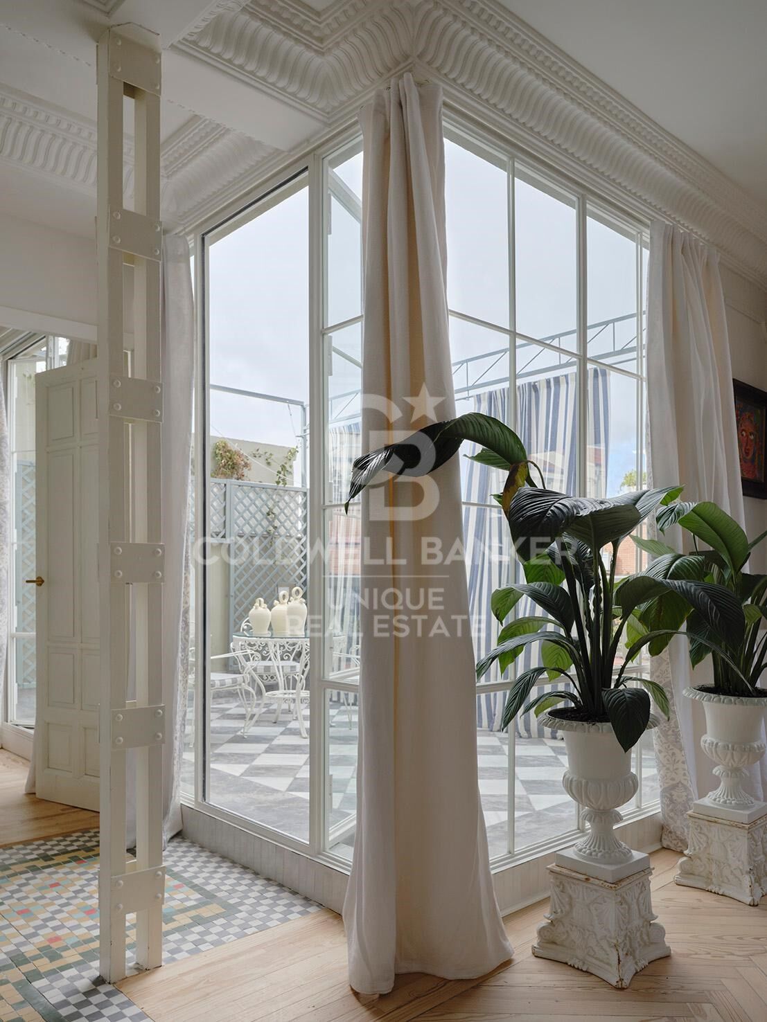 Refurbished 2 bedroom penthouse with terrace in Justicia
