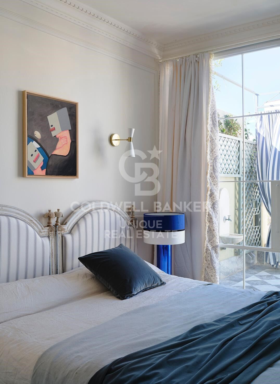 Refurbished 2 bedroom penthouse with terrace in Justicia
