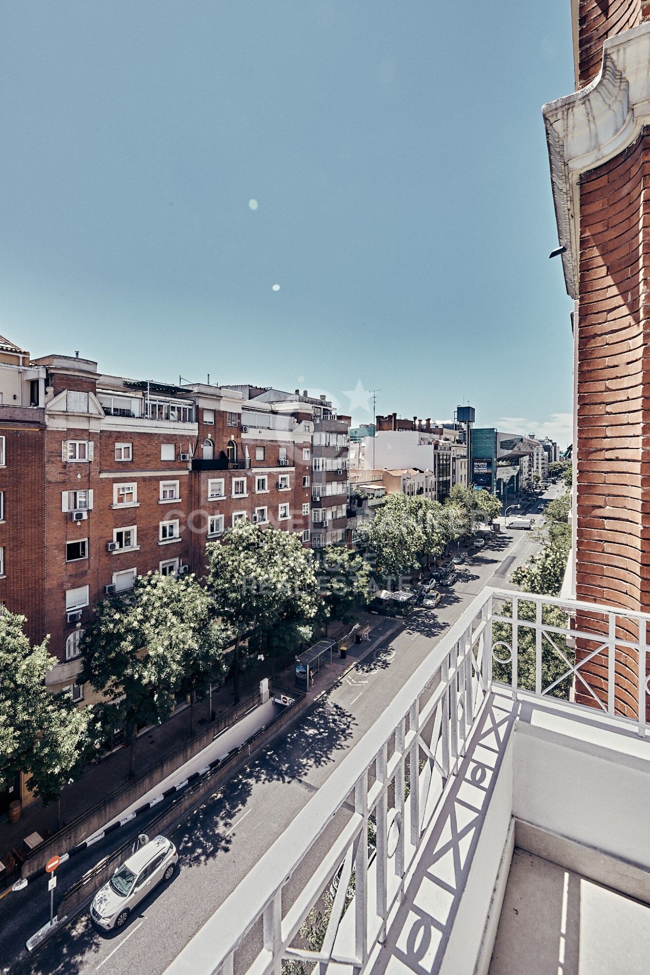 4-bedroom flat with balconies in Goya