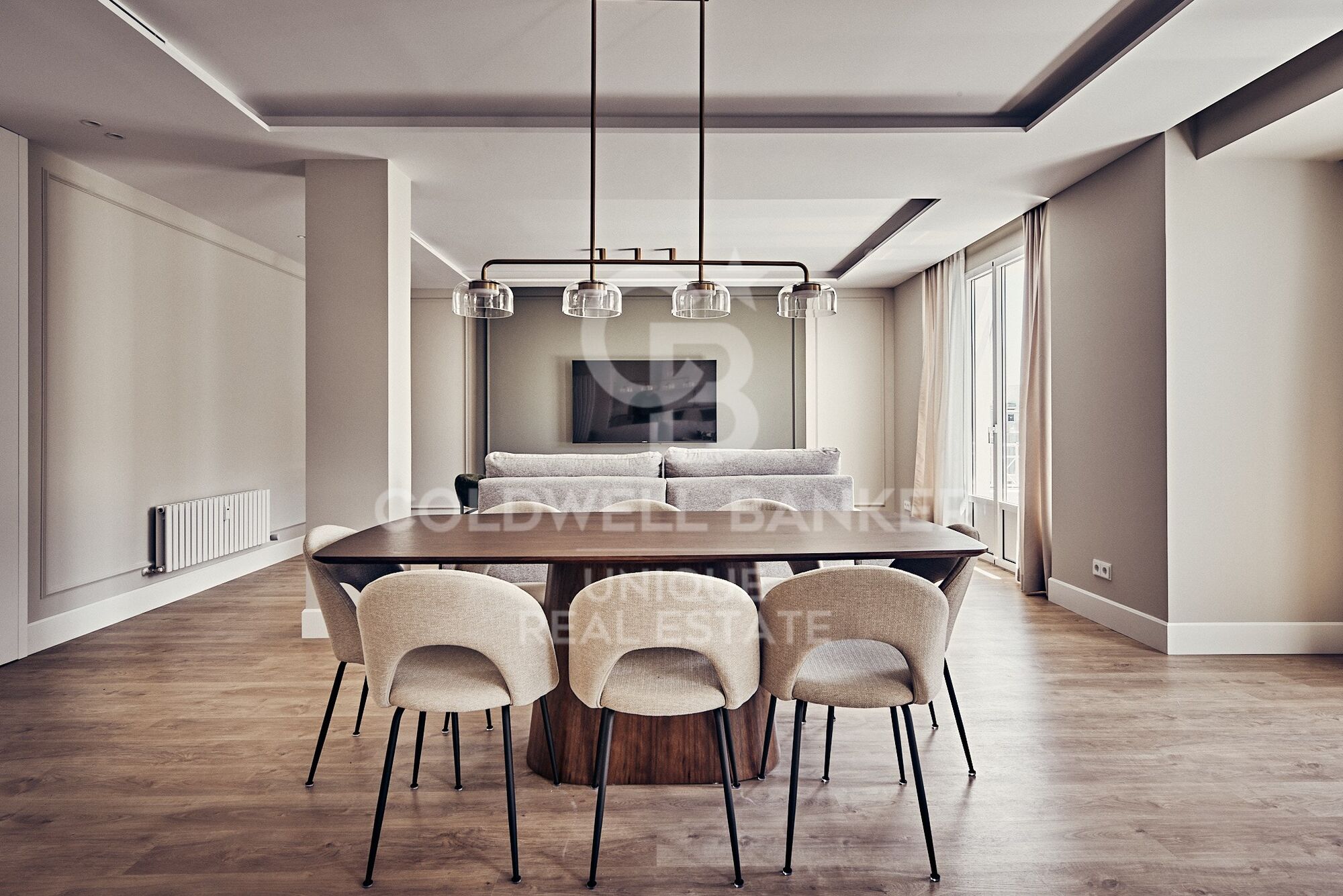 4-bedroom flat with balconies in Goya