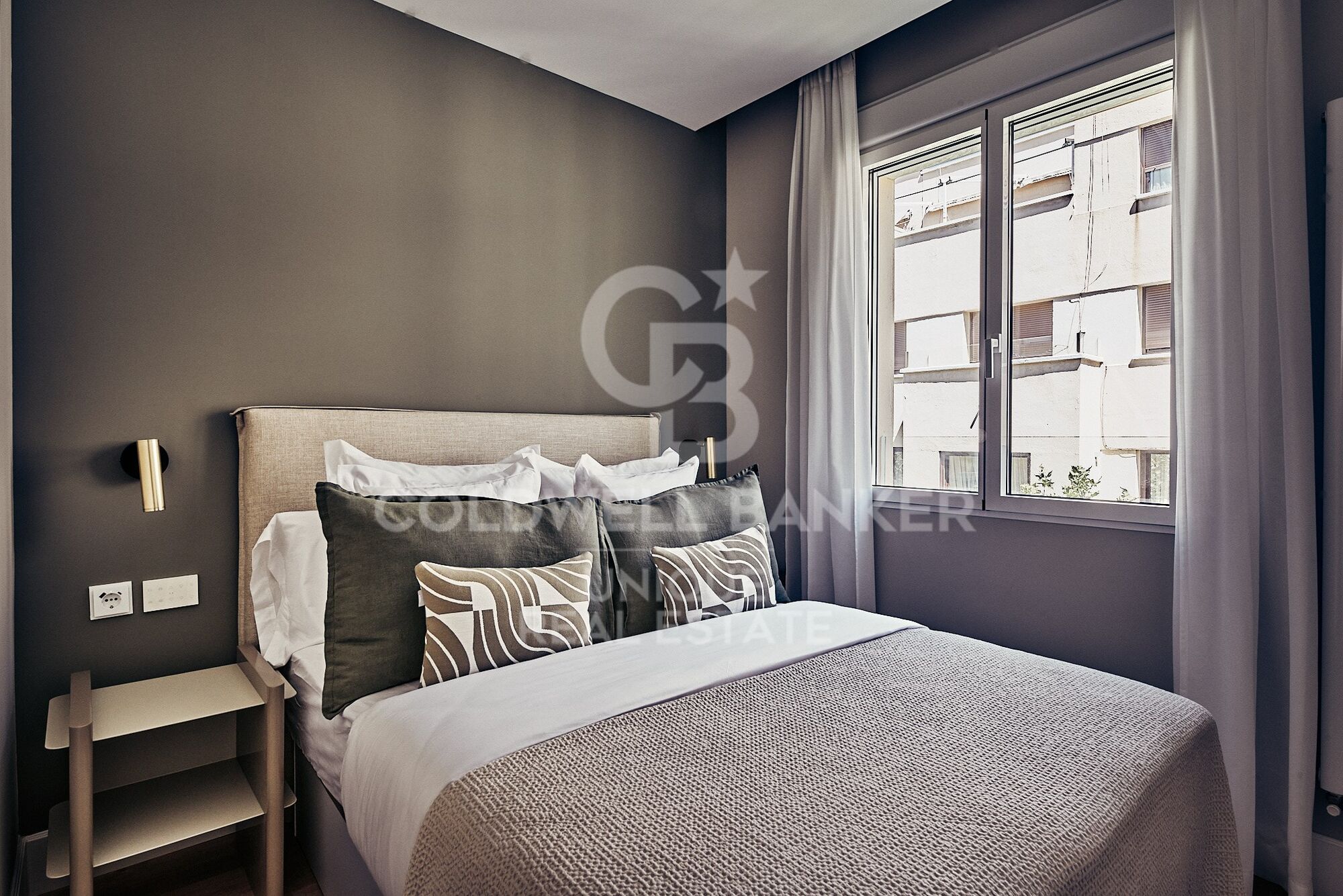 4-bedroom flat with balconies in Goya
