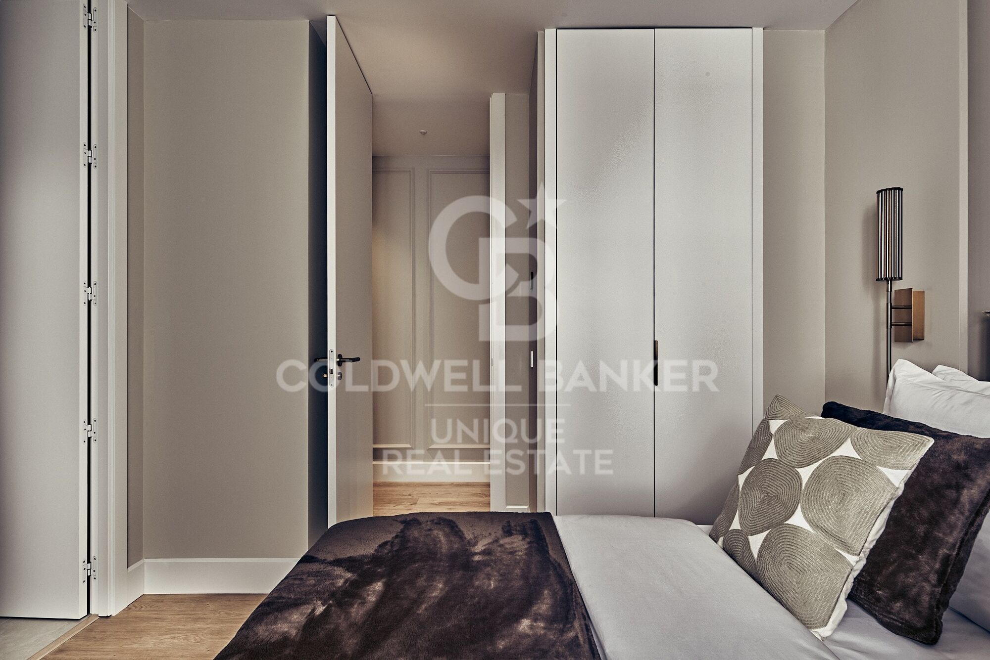 4-bedroom flat with balconies in Goya