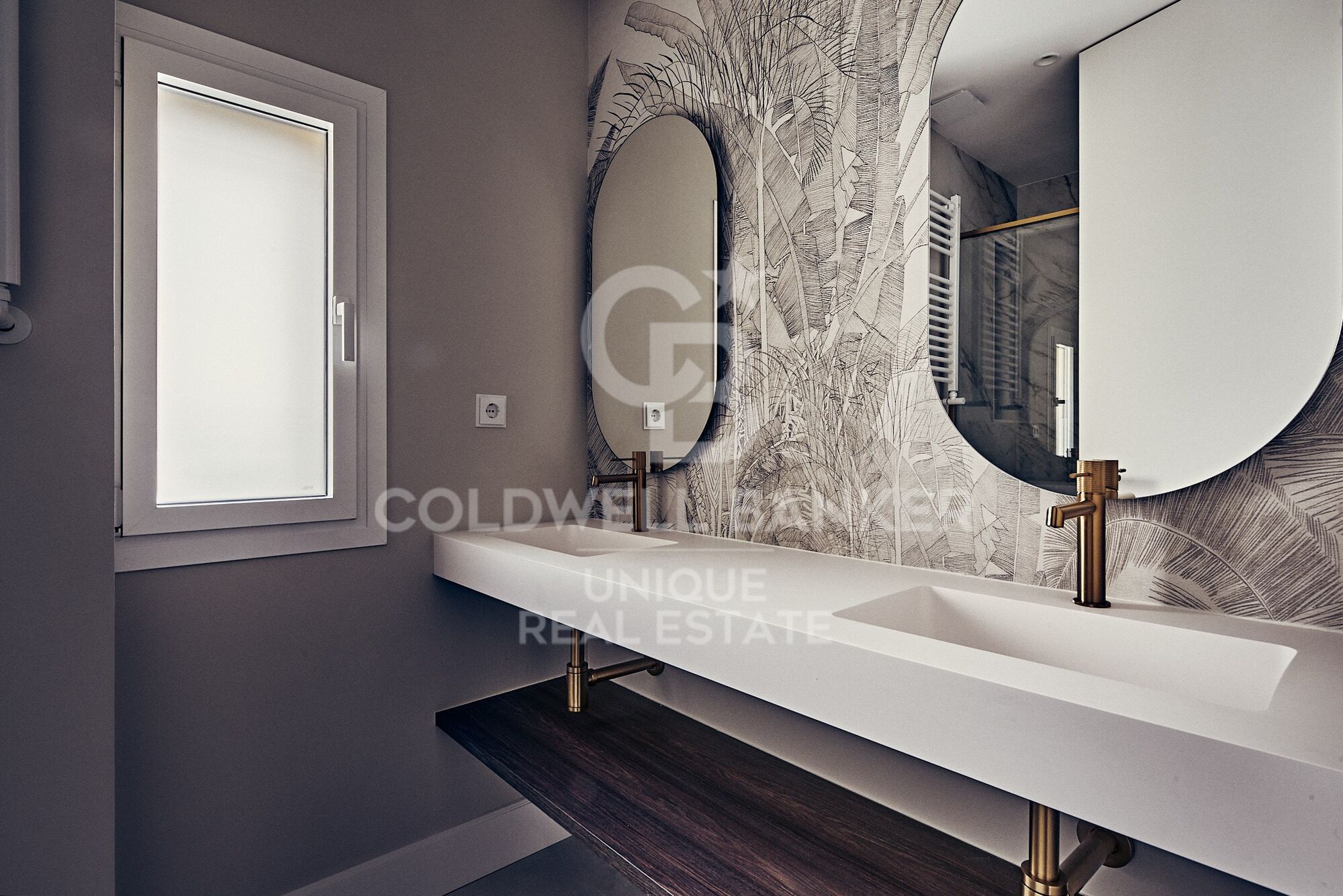 4-bedroom flat with balconies in Goya