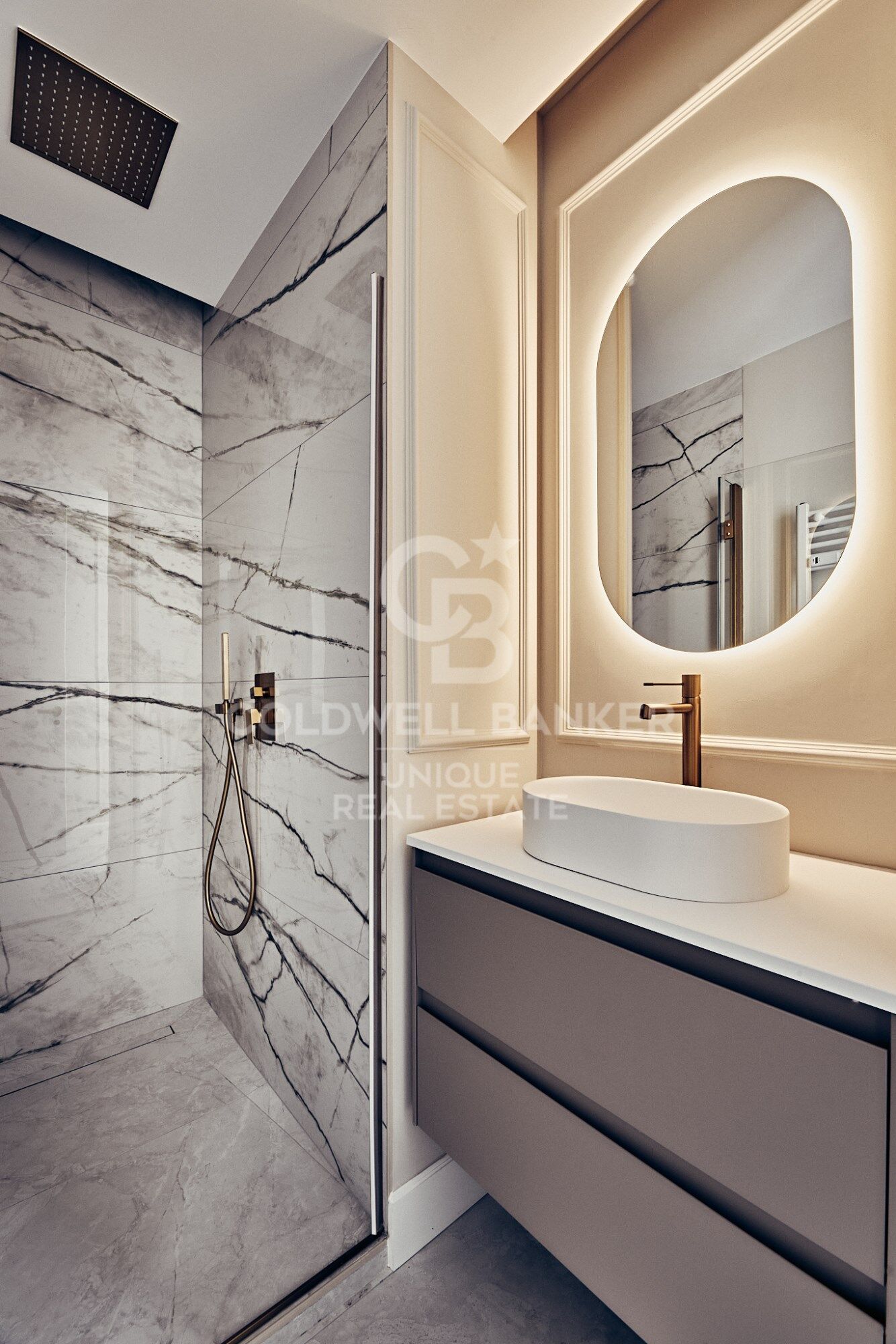 4-bedroom flat with balconies in Goya