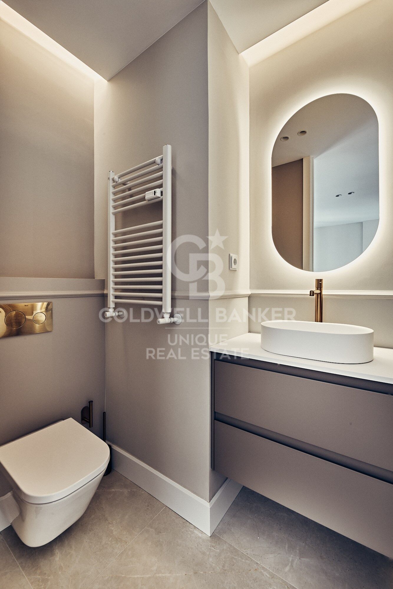 4-bedroom flat with balconies in Goya