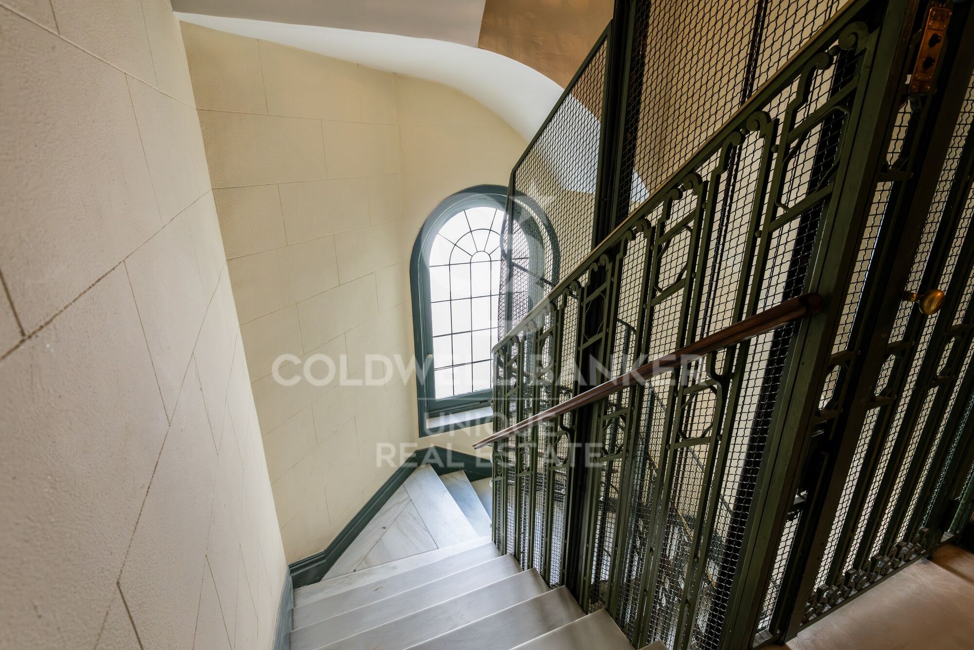 Apartment to be renovated in Almagro