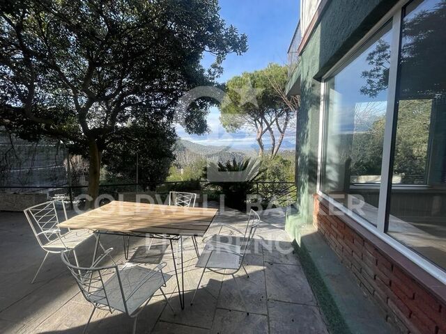 Appartement à louer à Vallvidrera avec terrasse et jardin.