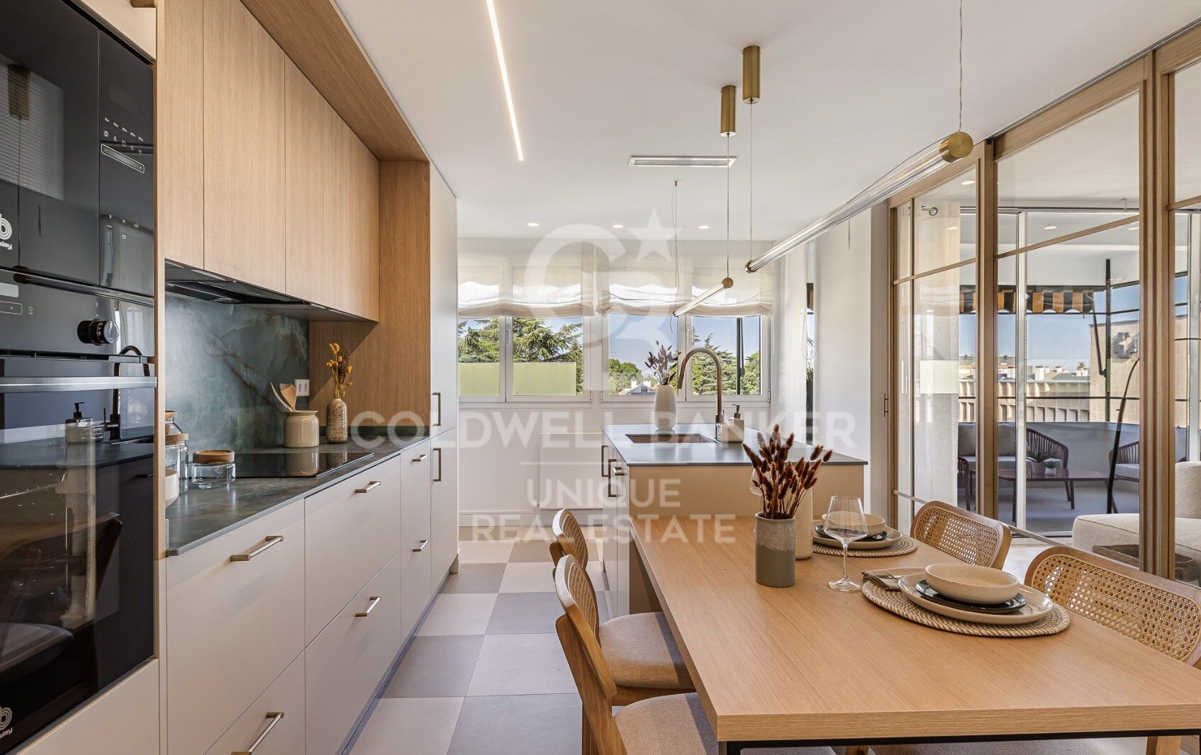 4-bedroom apartment with garage and swimming pool in Moncloa-Aravaca