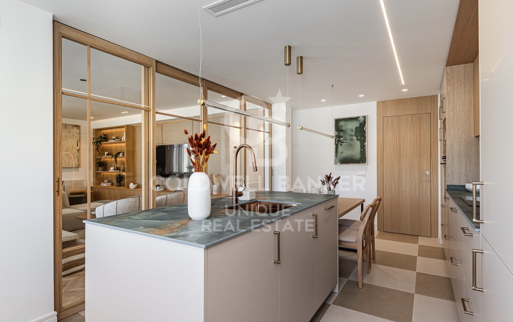 4-bedroom apartment with garage and swimming pool in Moncloa-Aravaca