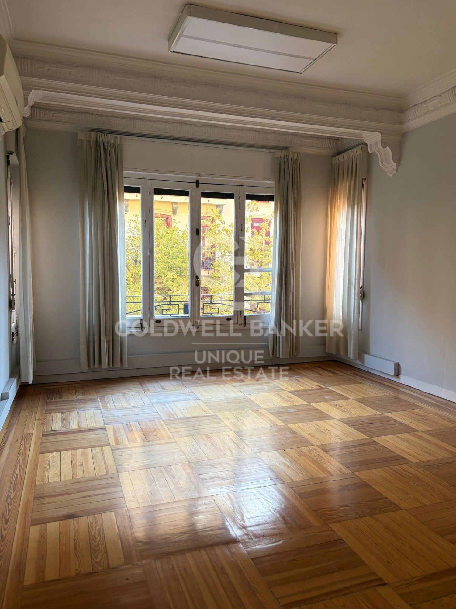 Flat 4 Bedrooms Sale Madrid