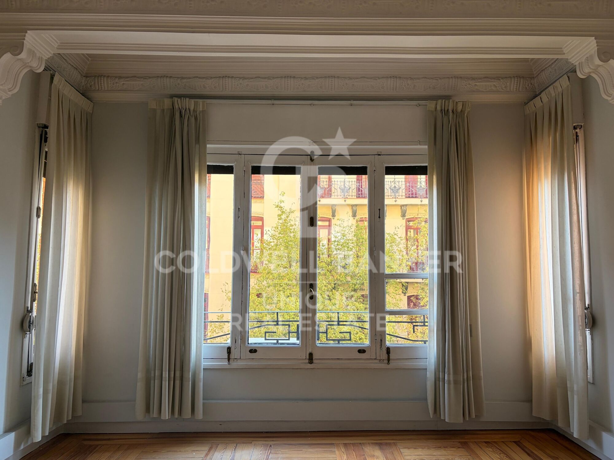 Flat 4 Bedrooms Sale Madrid
