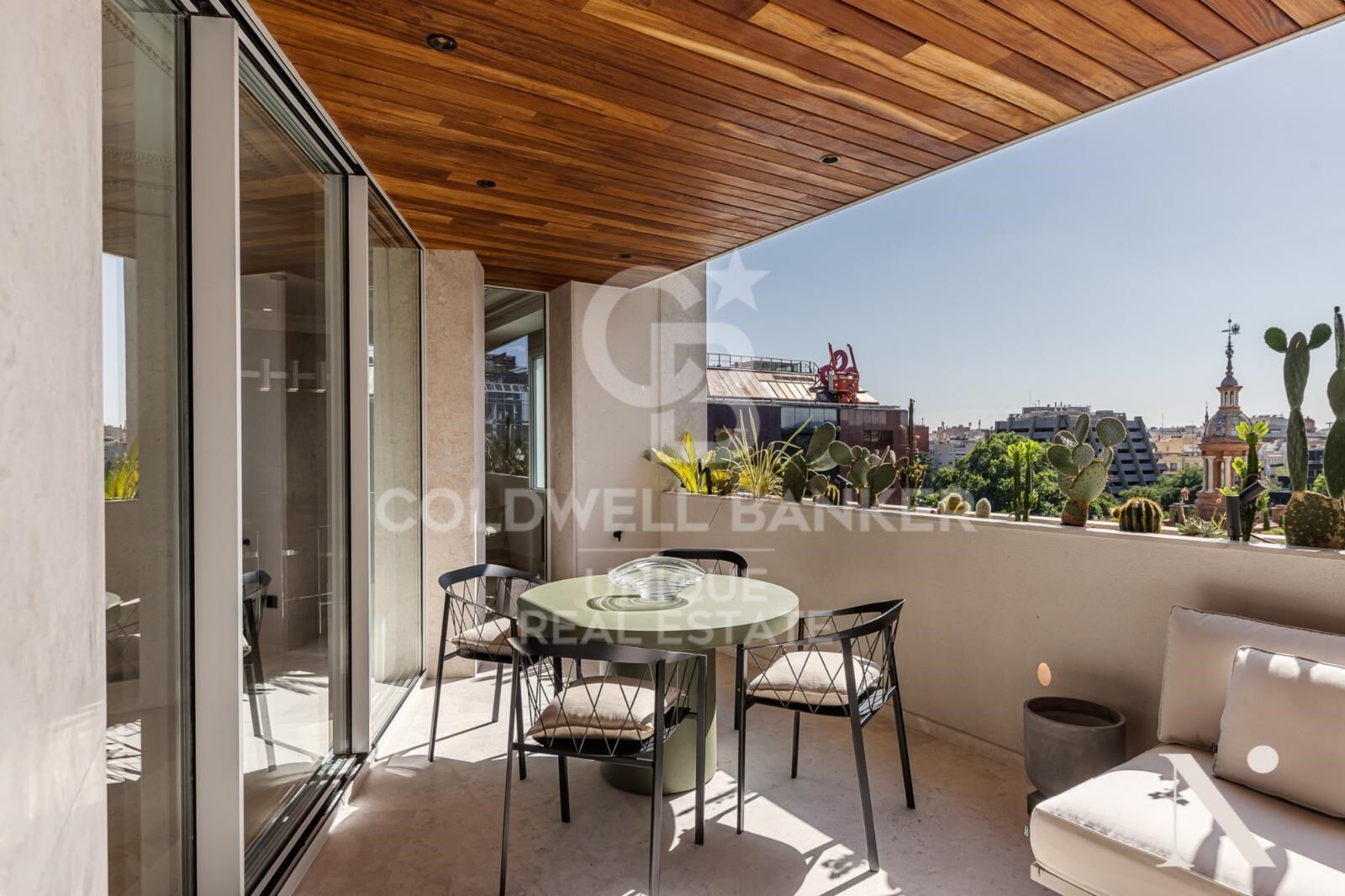 Apartment with 5 bedrooms and terrace in Serrano