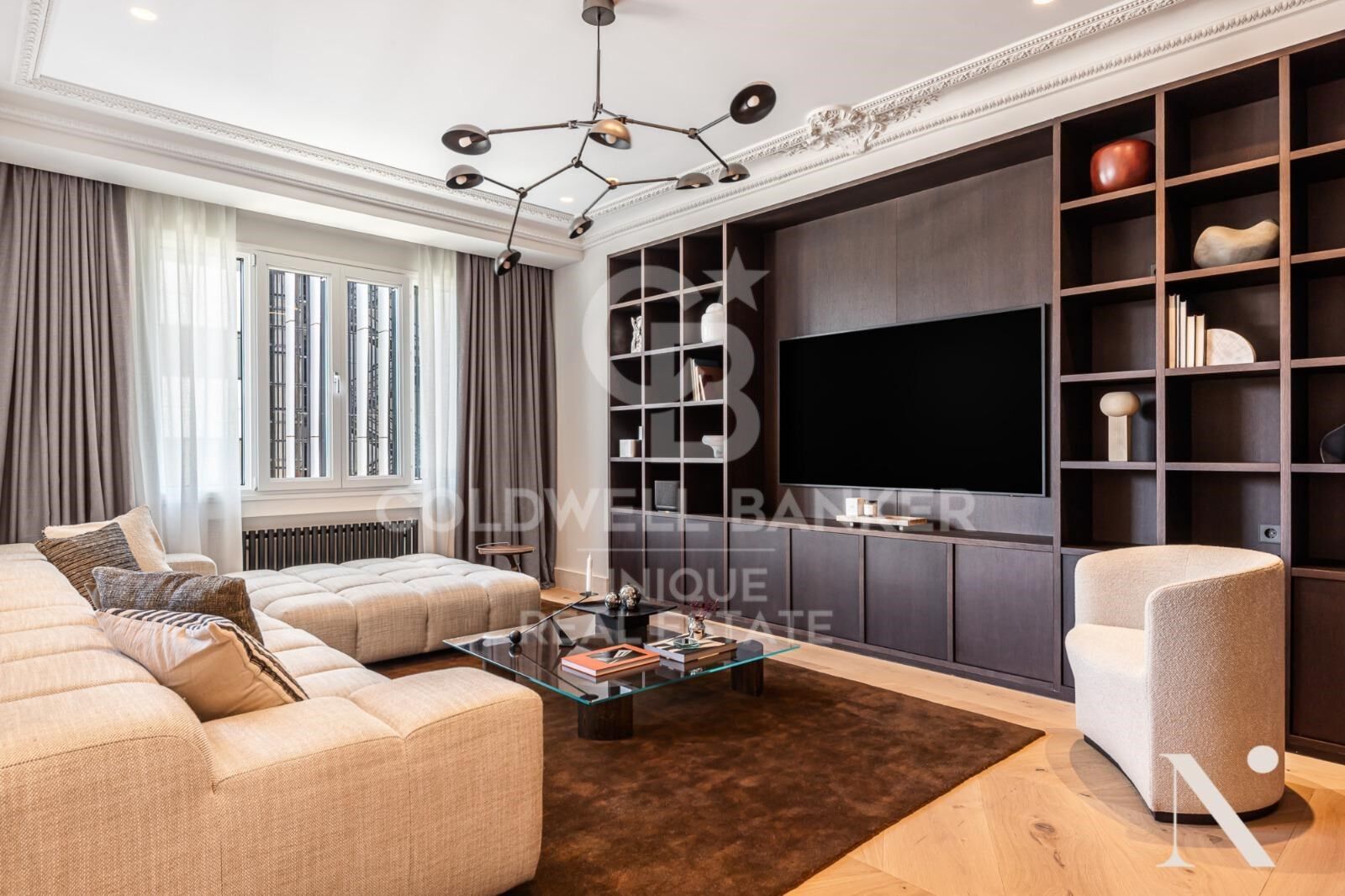 Apartment with 5 bedrooms and terrace in Serrano