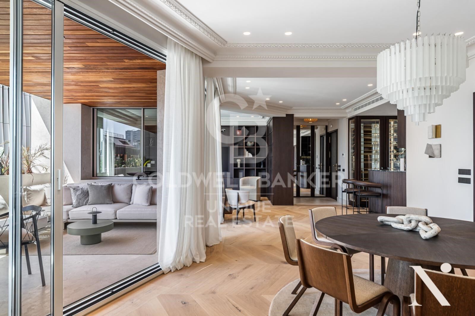 Apartment with 5 bedrooms and terrace in Serrano
