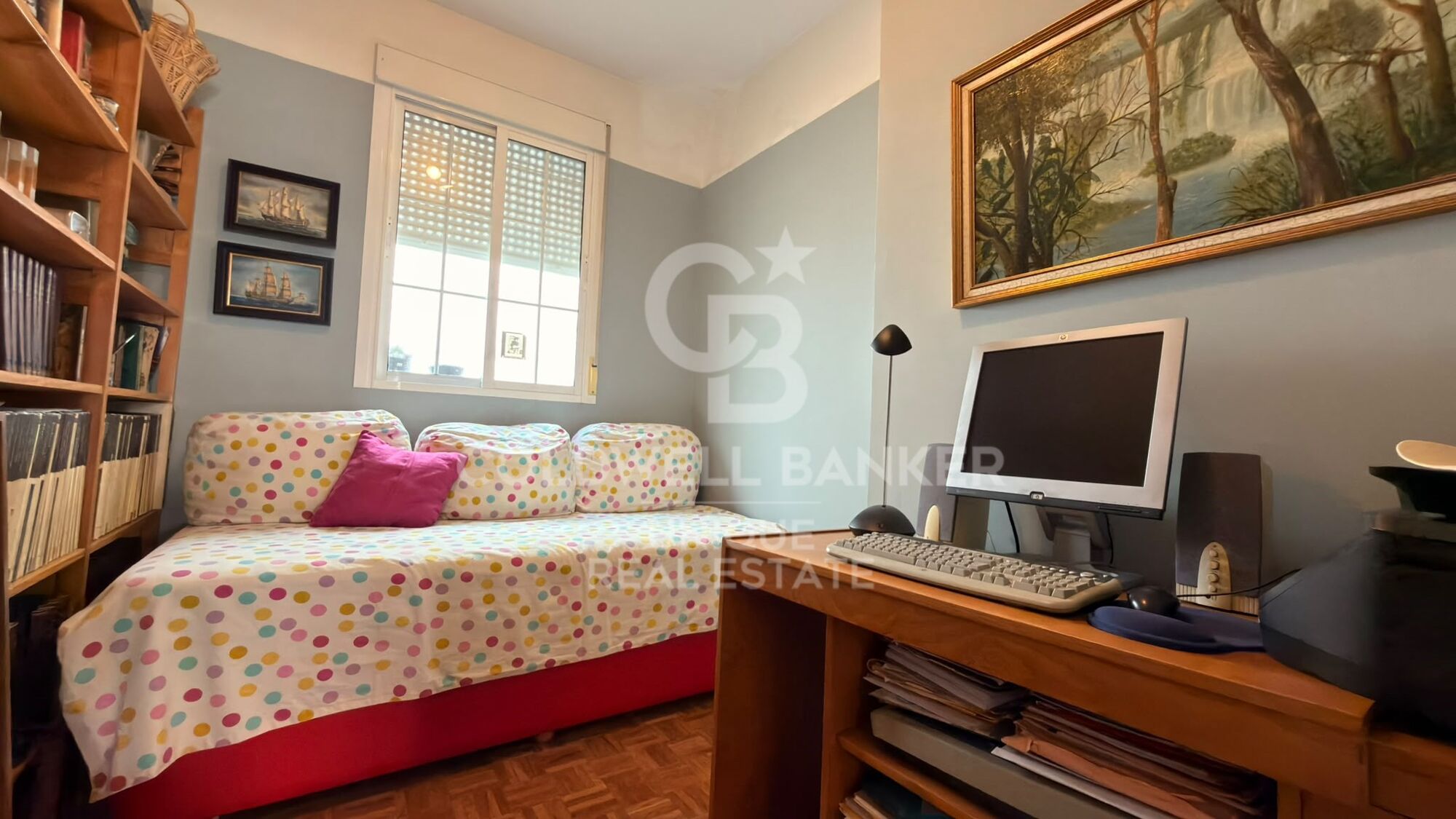 Spectacular, light-filled residence in the heart of Madrid's prestigious Salamanca district.