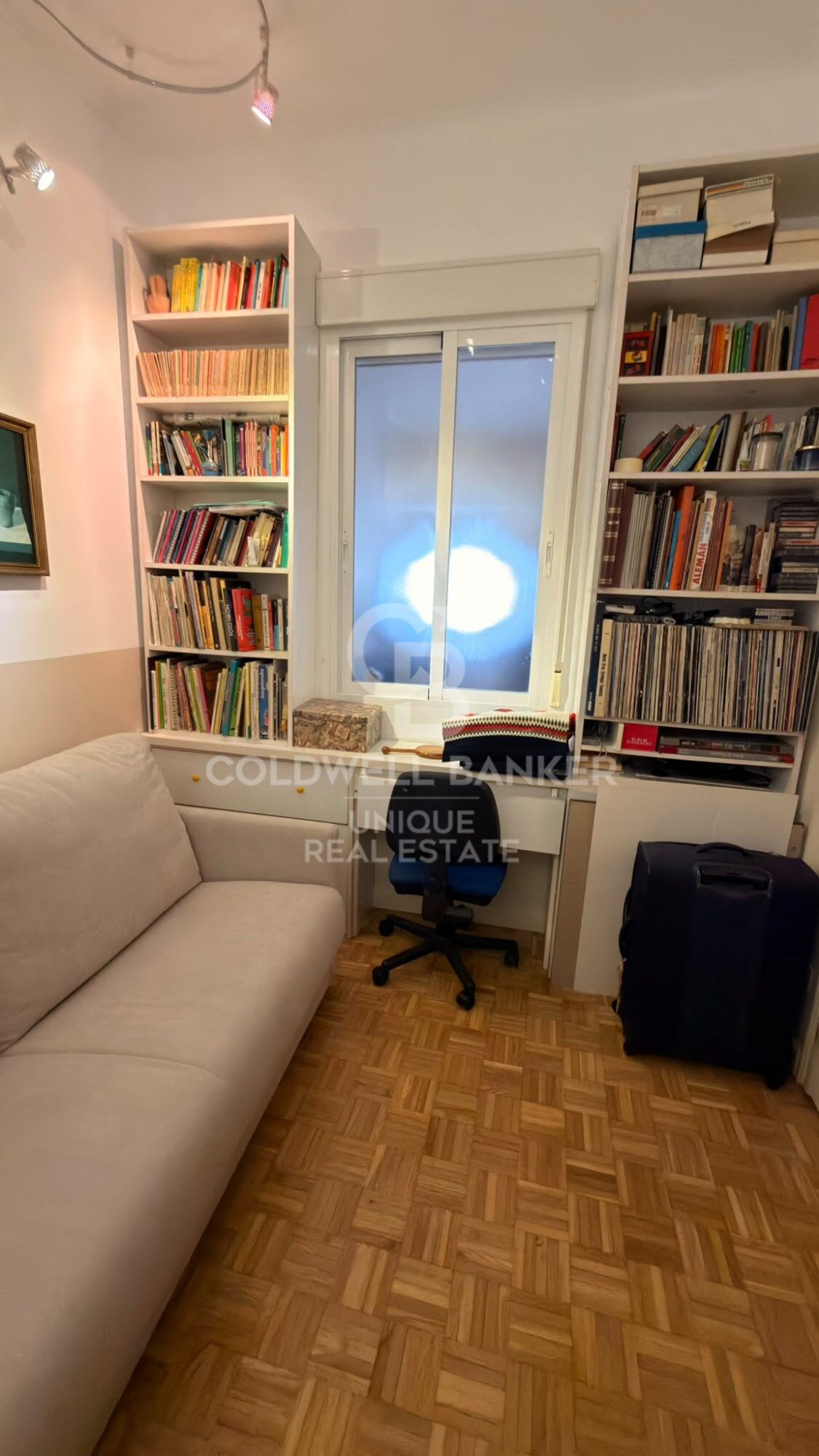 Spectacular, light-filled residence in the heart of Madrid's prestigious Salamanca district.