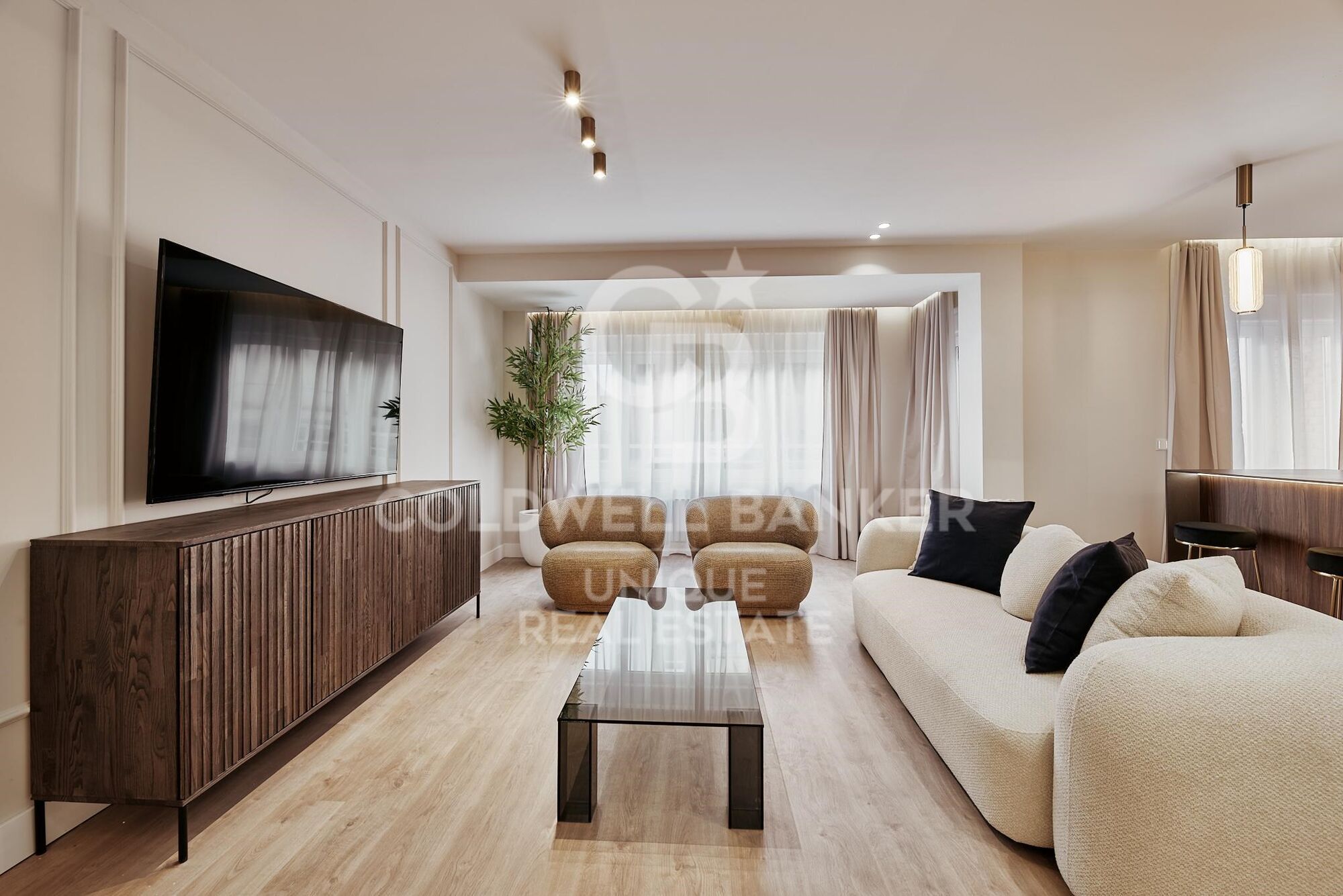 Renovated 4-Bedroom Apartment with Terrace in Lista, Madrid