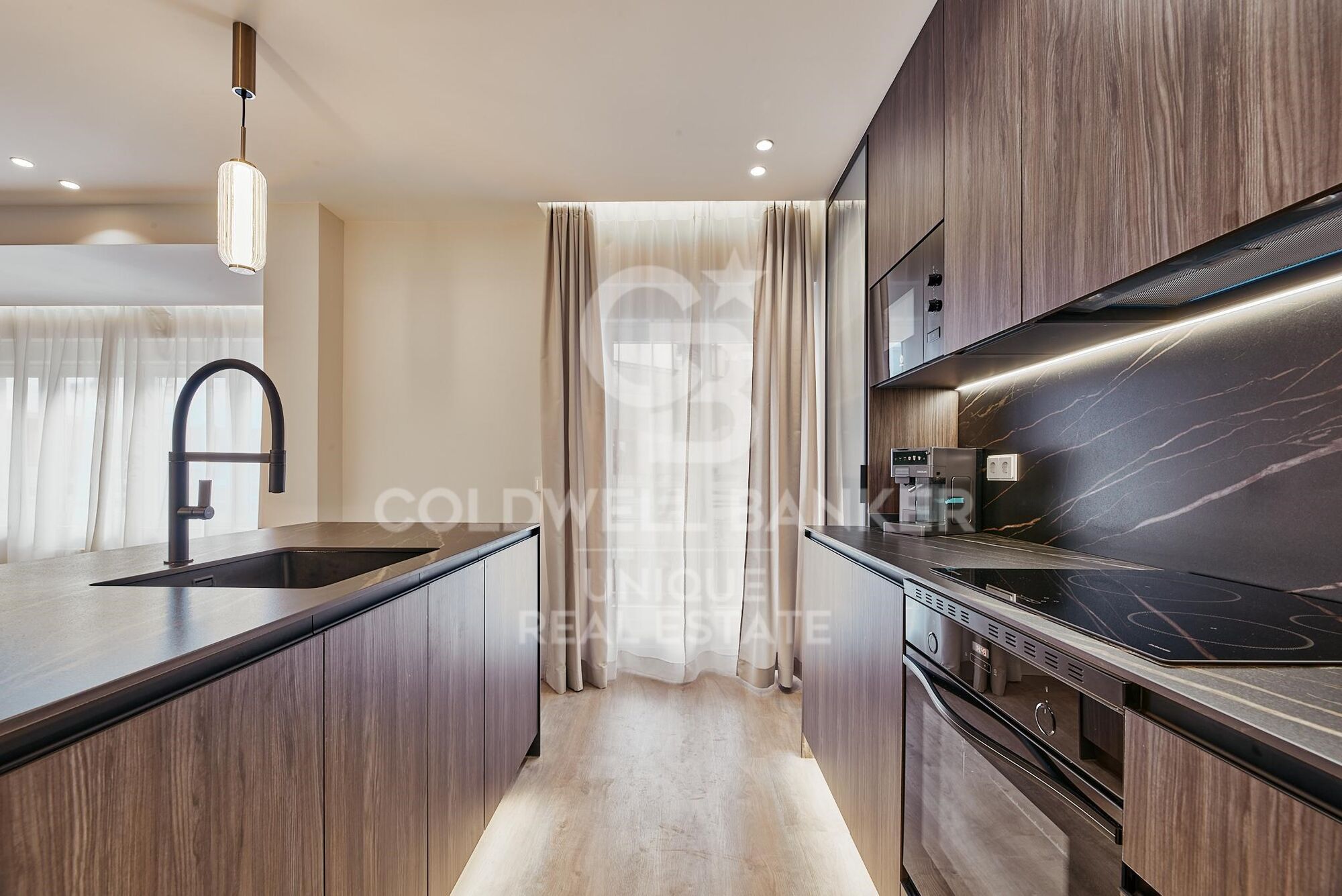 Renovated 4-Bedroom Apartment with Terrace in Lista, Madrid